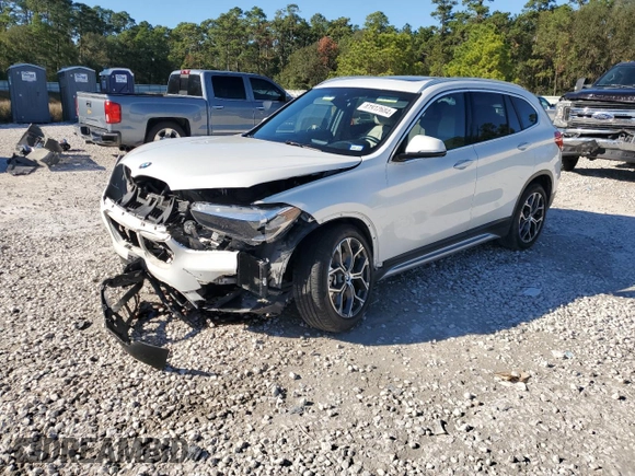 2022 BMW X1 sDrive28i with VIN WBXJG7C07N5V29446, listed as a Copart auction lot 81912684 with 46,234 mi miles and Salvage Title. Bid and sale history available at carsss.com. Image 1.