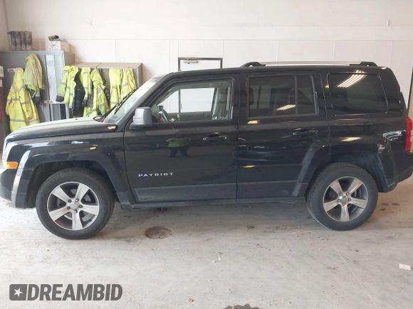 2016 Jeep Patriot Latitude with VIN 1C4NJRFB3GD746204, listed as a IAAI auction lot 42381018 with 89,247 mi miles and . Bid and sale history available at DreamBid. Image 15.