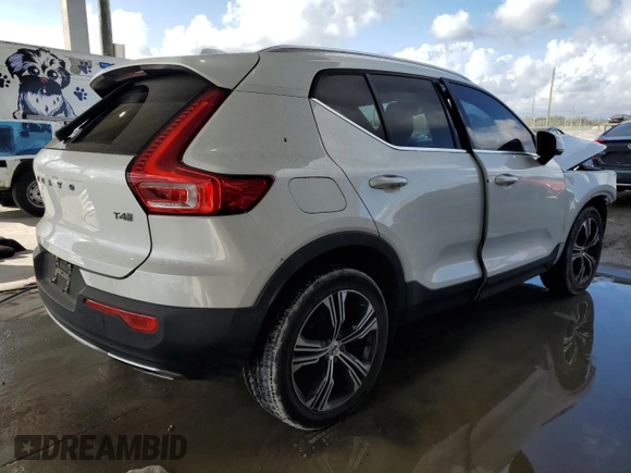 2020 Volvo XC40 Inscription with VIN YV4AC2HL9L2240921, listed as a Copart auction lot 45396115 with 58,576 mi miles and Salvage Title. Bid and sale history available at carsss.com. Image 3.