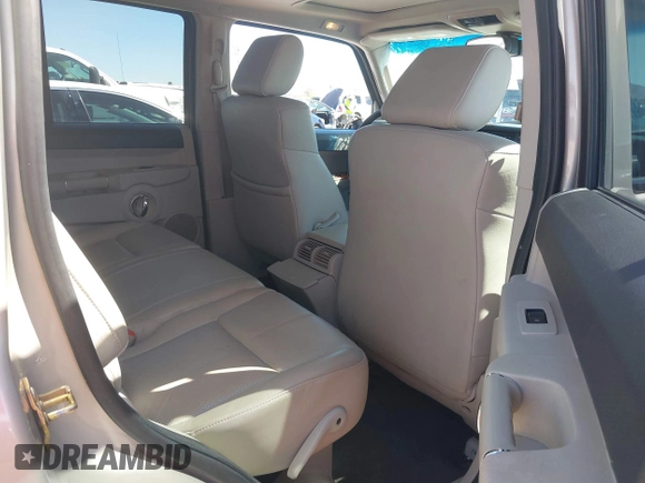 2006 Jeep Commander Limited z VIN 1J8HH58206C366040, wystawiony jako IAAI lot #40385858 z przebiegiem 313 805 mil mil oraz . Historia ofert i sprzedaży dostępna na DreamBid. Obrazek 8.