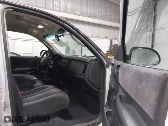 2001 Dodge Dakota Sport with VIN 1B7HG2AN31S229220, listed as a IAAI auction lot 42100843 with 134,034 mi miles. Bid and sale history available at carsss.com. Image 5.
