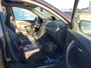 2007 GMC Acadia SLT z VIN 1GKER23767J136447, wystawiony jako IAAI lot #41235407 z przebiegiem Nie podano mil oraz . Historia ofert i sprzedaży dostępna na DreamBid. Obrazek 5.