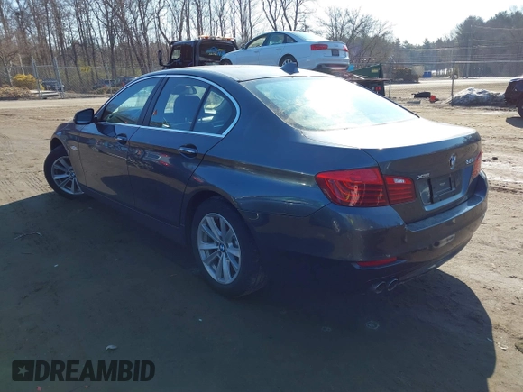 2016 BMW 5 Series 528i xDrive with VIN WBA5A7C56GG148624, listed as a IAAI auction lot 41640003 with 1 mi miles. Bid and sale history available at carsss.com. Image 3.