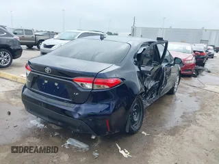 2025 Toyota Corolla LE z VIN 5YFB4MDE2SP242307, wystawiony jako IAAI lot #41869842 z przebiegiem 7079 mil mil oraz . Historia ofert i sprzedaży dostępna na DreamBid. Obrazek 4.