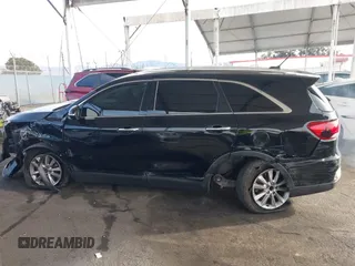 2019 Kia Sorento LX with VIN 5XYPG4A39KG522973, listed as a IAAI auction lot 41353348 with 151,889 mi miles. Bid and sale history available at carsss.com. Image 13.