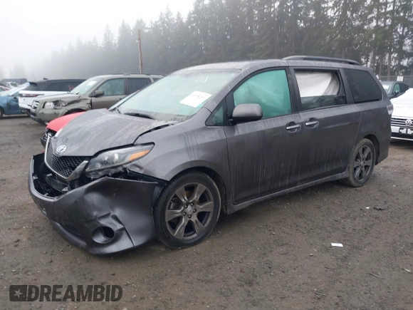 2017 Toyota Sienna SE with VIN 5TDXZ3DC1HS897574, listed as a IAAI auction lot 40998359 with 27,804 mi miles. Bid and sale history available at carsss.com. Image 17.