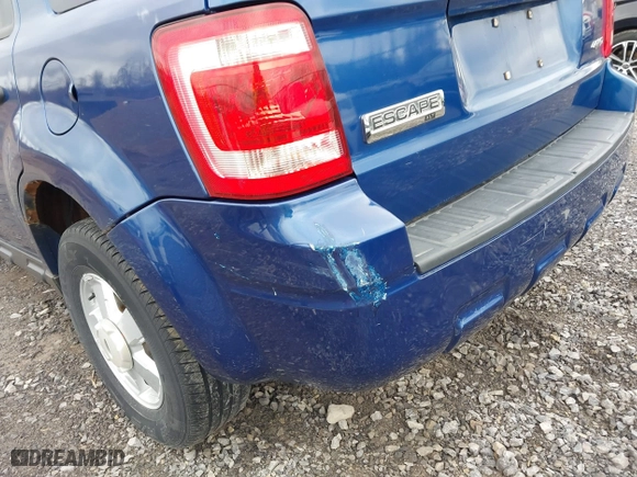 2008 Ford Escape XLT with VIN 1FMCU93Z58KD84207, listed as a IAAI auction lot 41795672 with 129,022 mi miles. Bid and sale history available at carsss.com. Image 6.