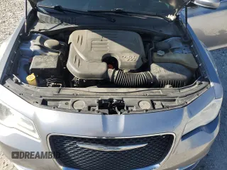 2015 Chrysler 300 Limited z VIN 2C3CCAAG5FH838054, wystawiony jako Copart lot #55480325 z przebiegiem 171 058 mil mil oraz Szkoda całkowita • Salvage title. Historia ofert i sprzedaży dostępna na DreamBid. Obrazek 11.