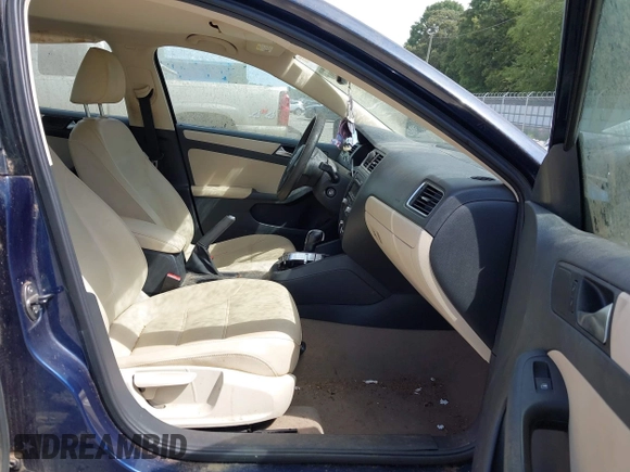 2012 Volkswagen Jetta SE with VIN 3VWDX7AJXCM321247, listed as a IAAI auction lot 42847011 with 232,459 mi miles and . Bid and sale history available at DreamBid. Image 5.