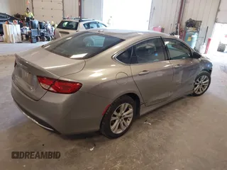 2015 Chrysler 200 Limited z VIN 1C3CCCAB1FN679279, wystawiony jako IAAI lot #42070078 z przebiegiem 149 608 mil mil oraz . Historia ofert i sprzedaży dostępna na DreamBid. Obrazek 4.
