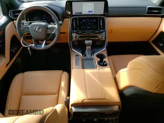 2025 Lexus LX 600 Luxury z VIN JTJGB7CX9S4068591, wystawiony jako Copart lot #54115185 z przebiegiem 763 mil mil oraz Szkody całkowita. Historia ofert i sprzedaży dostępna na DreamBid. Obrazek 8.