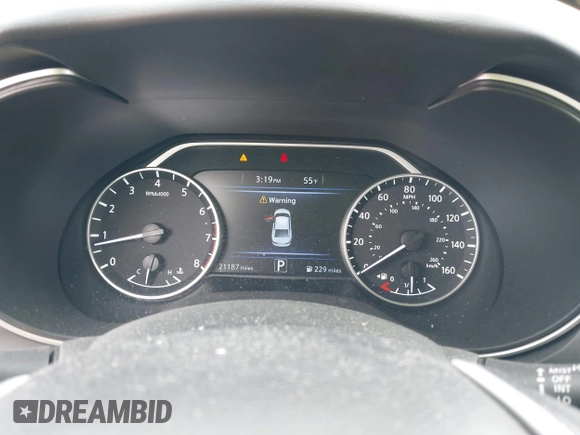 2017 Nissan Maxima Platinum with VIN 1N4AA6AP8HC452861, listed as a IAAI auction lot 41752732 with 21,187 mi miles and . Bid and sale history available at DreamBid. Image 7.