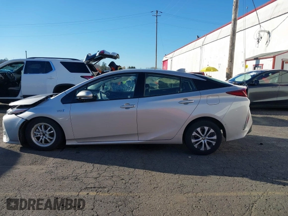 2020 Toyota Prius LE z VIN JTDKARFP6L3145576, wystawiony jako IAAI lot #41009752 z przebiegiem 35 375 mil mil oraz . Historia ofert i sprzedaży dostępna na DreamBid. Obrazek 15.