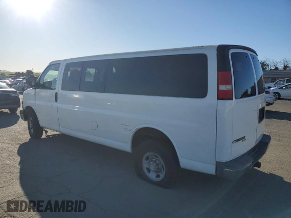 2007 Chevrolet Express Passenger z VIN 1GAHG39U471121312, wystawiony jako Copart lot #47570155 z przebiegiem 139 078 mil mil oraz Szkoda całkowita • Salvage title. Historia ofert i sprzedaży dostępna na DreamBid. Obrazek 2.