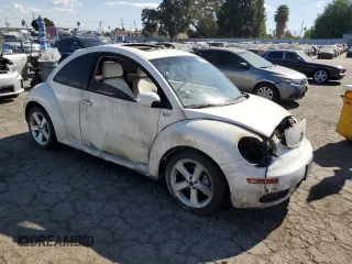 2008 Volkswagen New Beetle Coupe Triple White with VIN 3VWFW31C48M517228, listed as a Copart auction lot 78411264 with 0 mi miles and Salvage Title. Bid and sale history available at carsss.com. Image 4.