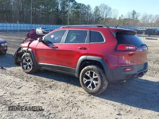 2014 Jeep Cherokee Trailhawk z VIN 1C4PJMBS8EW186277, wystawiony jako IAAI lot #41245653 z przebiegiem Nie podano mil oraz . Historia ofert i sprzedaży dostępna na DreamBid. Obrazek 3.