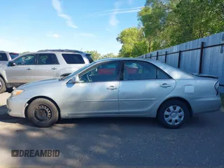 2004 Toyota Camry LE z VIN JTDBE32K040263783, wystawiony jako IAAI lot #42066013 z przebiegiem 204 531 mil mil oraz . Historia ofert i sprzedaży dostępna na DreamBid. Obrazek 14.