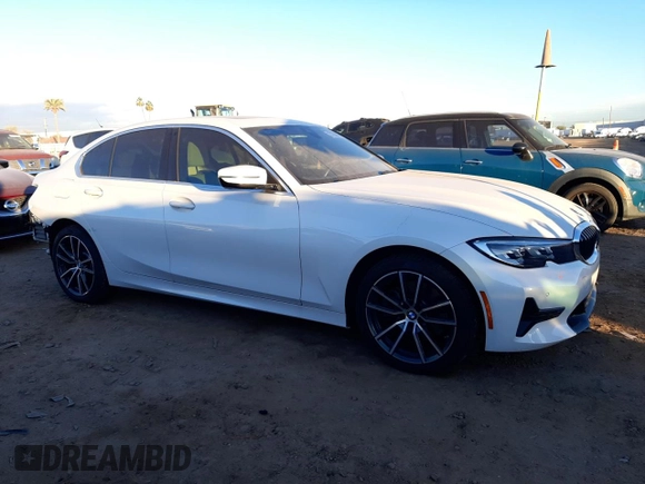2020 BMW 3 Series 330i with VIN 3MW5R1J01L8B35821, listed as a Copart auction lot 37286413 with 32,141 mi miles and . Bid and sale history available at DreamBid. Image 4.