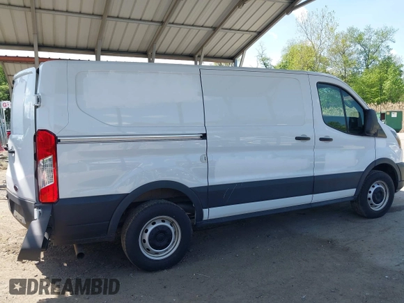 2021 Ford Transit Cargo z VIN 1FTBR1Y89MKA66720, wystawiony jako IAAI lot #42064777 z przebiegiem 112 171 mil mil oraz . Historia ofert i sprzedaży dostępna na DreamBid. Obrazek 13.