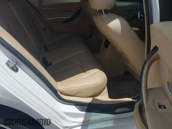2013 BMW 3 Series 328i с VIN WBA3A5G59DNP23439, выставлен на аукционе IAAI как лот 42387526 с пробегом 178 524 миль миль и . История ставок и продаж доступна на DreamBid. Изображение 8.