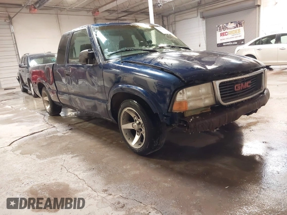 2003 GMC Sonoma SLS with VIN 1GTCS19X438148073, listed as a IAAI auction lot 41158520 with 170,817 mi miles. Bid and sale history available at carsss.com. Image 1.