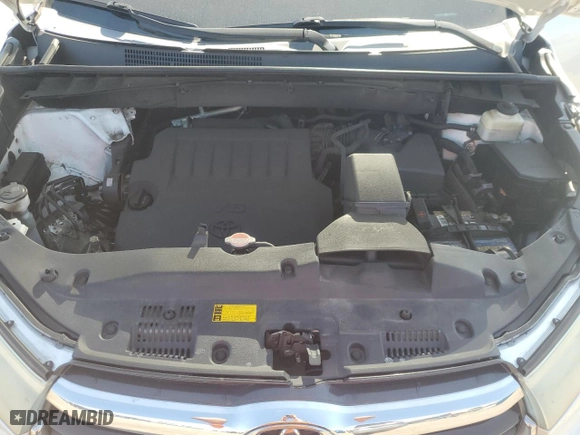 2015 Toyota Highlander XLE with VIN 5TDJKRFH1FS200598, listed as a Copart auction lot 48553115 with 204,528 mi miles and Salvage Title. Bid and sale history available at carsss.com. Image 12.