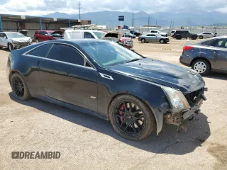2011 Cadillac CTS-V z VIN 1G6DV1EP9B0112705, wystawiony jako Copart lot #59093154 z przebiegiem 114 181 mil mil oraz Szkody całkowita. Historia ofert i sprzedaży dostępna na DreamBid. Obrazek 4.