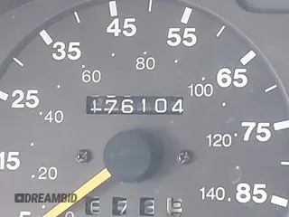 1997 Chevrolet Tracker z VIN 2CNBE1865V6926154, wystawiony jako IAAI lot #42207157 z przebiegiem 176 104 mil mil oraz . Historia ofert i sprzedaży dostępna na DreamBid. Obrazek 15.
