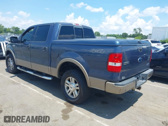 2004 Ford F-150 XLT z VIN 1FTPW14514KC84712, wystawiony jako IAAI lot #42636693 z przebiegiem 244 188 mil mil oraz . Historia ofert i sprzedaży dostępna na DreamBid. Obrazek 3.
