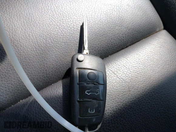 2007 Audi A4 2.0T z VIN WAUDF48H37K022703, wystawiony jako IAAI lot #41871461 z przebiegiem 121 277 mil mil oraz . Historia ofert i sprzedaży dostępna na DreamBid. Obrazek 11.