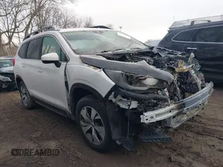 2022 Subaru Ascent Premium z VIN 4S4WMAED0N3460177, wystawiony jako IAAI lot #41460880 z przebiegiem 55 955 mil mil oraz . Historia ofert i sprzedaży dostępna na DreamBid. Obrazek 1.