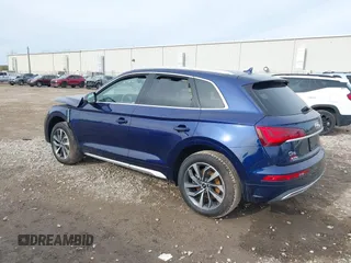 2021 Audi Q5 Premium Plus with VIN WA1BAAFY4M2051403, listed as a IAAI auction lot 40765677 with 30,496 mi miles. Bid and sale history available at carsss.com. Image 3.