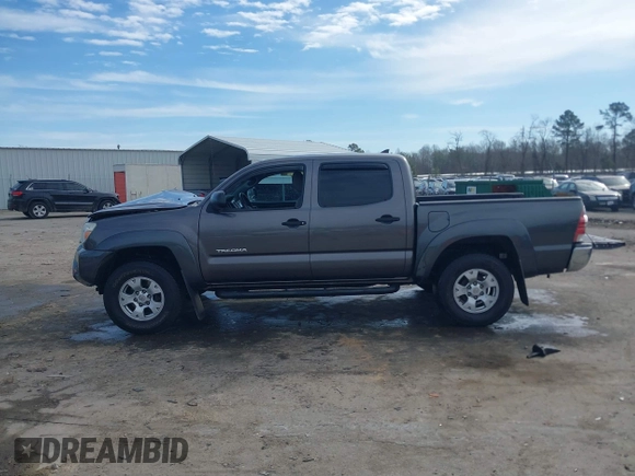 2015 Toyota Tacoma PreRunner z VIN 5TFJX4GN9FX039498, wystawiony jako IAAI lot #41487344 z przebiegiem 135 061 mil mil oraz . Historia ofert i sprzedaży dostępna na DreamBid. Obrazek 14.