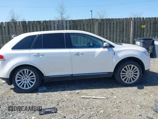 2013 Lincoln MKX with VIN 2LMDJ8JK7DBL13659, listed as a IAAI auction lot 41922667 with 113,858 mi miles. Bid and sale history available at carsss.com. Image 12.