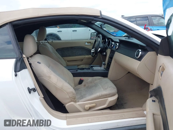 2009 Ford Mustang with VIN 1ZVHT84N595112837, listed as a IAAI auction lot 42383859 with 146,605 mi miles and . Bid and sale history available at DreamBid. Image 5.