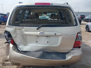 2006 Toyota Highlander with VIN JTEGP21A560125805, listed as a IAAI auction lot 40142399 with 127,578 mi miles. Bid and sale history available at carsss.com. Image 6.