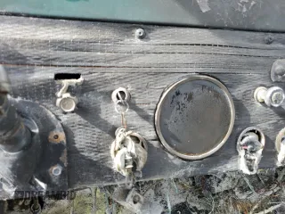 1975 Jeep CJ z VIN J5F83AE023175, wystawiony jako Copart lot #72202014 z przebiegiem Nie podano mil oraz Nie do naprawy. Historia ofert i sprzedaży dostępna na DreamBid. Obrazek 9.