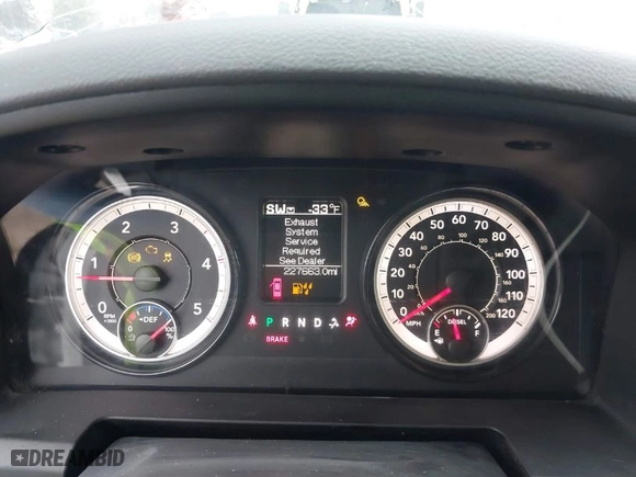 2018 Ram 2500 Tradesman with VIN 3C6UR5HL4JG390088, listed as a IAAI auction lot 41471658 with 227,663 mi miles. Bid and sale history available at carsss.com. Image 7.