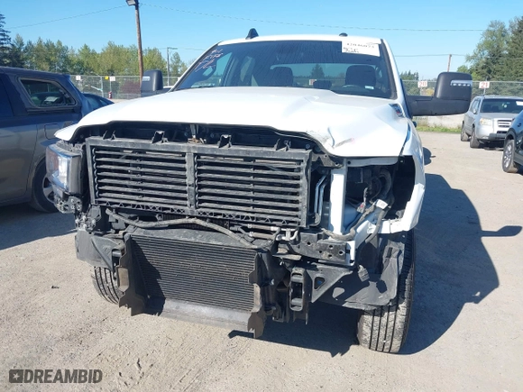 2024 Ram 2500 Lone Star with VIN 3C6UR5DL9RG303433, listed as a IAAI auction lot 42046073 with 32,264 mi miles. Bid and sale history available at carsss.com. Image 6.