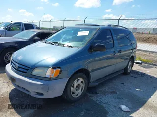 2002 Toyota Sienna LE with VIN 4T3ZF13C82U429841, listed as a IAAI auction lot 42131029 with 271,573 mi miles and . Bid and sale history available at DreamBid. Image 2.