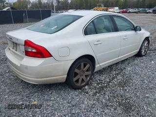 2008 Volvo S80 3.2L with VIN YV1AS982781059118, listed as a IAAI auction lot 41868957 with 185,529 mi miles. Bid and sale history available at carsss.com. Image 4.