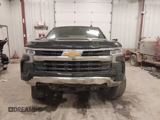 2024 Chevrolet Silverado 1500 LT with VIN 1GCPDKEK1RZ133304, listed as a IAAI auction lot 41375323 with 14,284 mi miles. Bid and sale history available at carsss.com. Image 12.