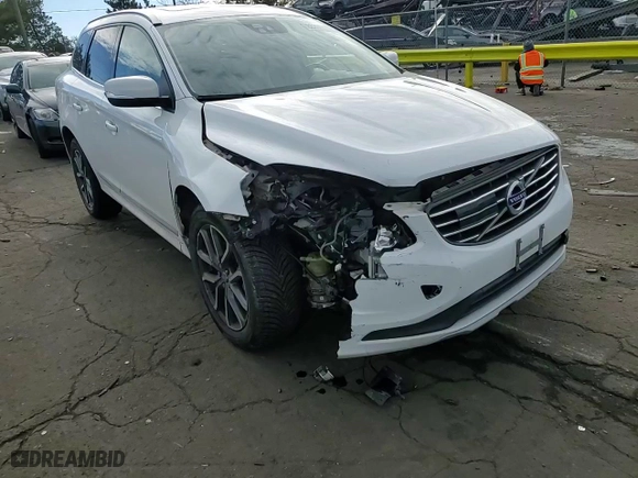 2016 Volvo XC60 T5 Platinum with VIN YV4612RM2G2854749, listed as a Copart auction lot 88266555 with 140,357 mi miles and Salvage Title. Bid and sale history available at carsss.com. Image 12.