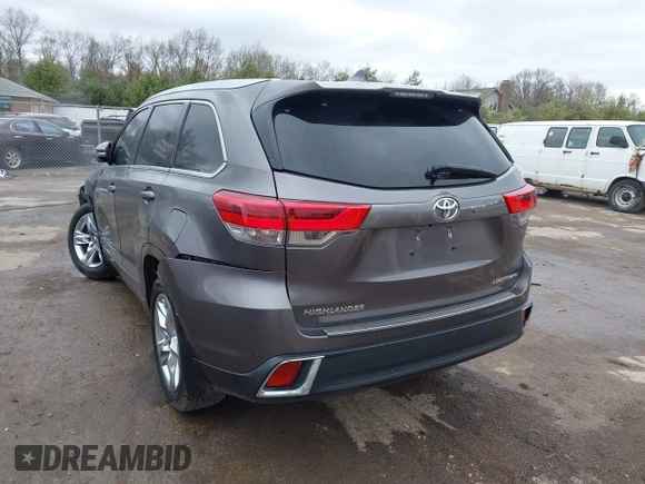 2019 Toyota Highlander Limited with VIN 5TDDZRFH0KS964865, listed as a IAAI auction lot 42032349 with 142,811 mi miles and . Bid and sale history available at DreamBid. Image 3.
