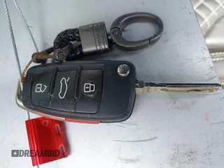 2014 Audi R8 z VIN WUAAUAFG6EN001685, wystawiony jako IAAI lot #42170982 z przebiegiem 19 588 mil mil oraz . Historia ofert i sprzedaży dostępna na DreamBid. Obrazek 11.