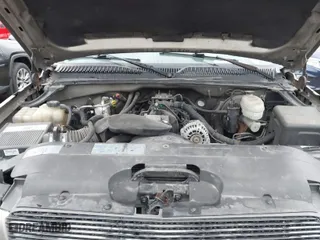 2003 Chevrolet Silverado 1500 LT with VIN 1GCEK19T33E268065, listed as a IAAI auction lot 41838254 with 247,179 mi miles. Bid and sale history available at carsss.com. Image 10.