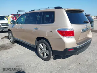 2013 Toyota Highlander Limited with VIN 5TDYK3EH2DS139594, listed as a IAAI auction lot 41806049 with 175,484 mi miles. Bid and sale history available at carsss.com. Image 3.