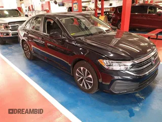 2024 Volkswagen Jetta S z VIN 3VW5M7BU1RM076143, wystawiony jako IAAI lot #42786512 z przebiegiem 30 201 mil mil oraz . Historia ofert i sprzedaży dostępna na DreamBid. Obrazek 40.