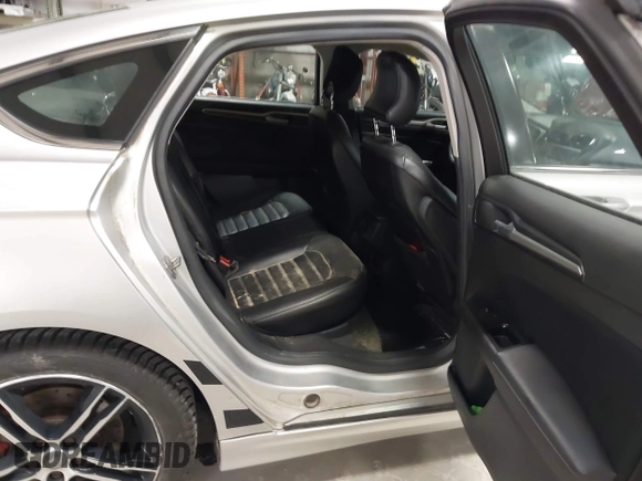 2016 Ford Fusion SE with VIN 1FA6P0HD2G5101704, listed as a IAAI auction lot 41991887 with 178,110 mi miles and . Bid and sale history available at carsss.com. Image 8.