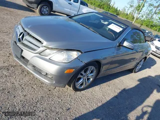 2011 Mercedes-Benz E-Class E 350 with VIN WDDKK5GFXBF080505, listed as a IAAI auction lot 41759498 with 226,419 mi miles. Bid and sale history available at carsss.com. Image 2.